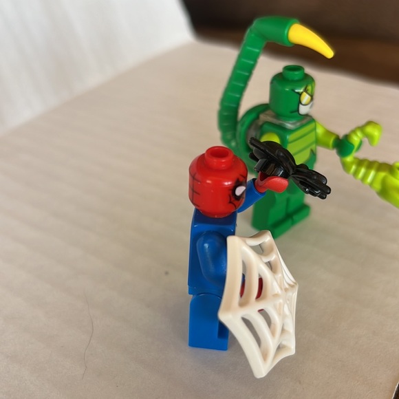 Spider Man and Lego Scorpion Minifigures - Picture 5 of 5